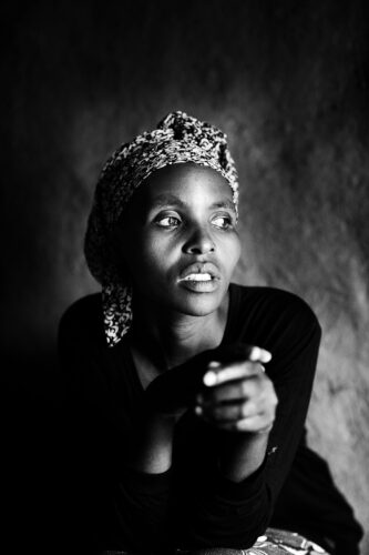 5a. woman in refugeecamp Rwanda